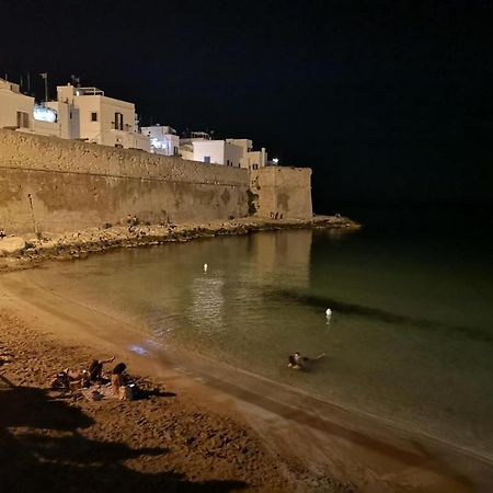Appartamento Palazzo Antonelli Monopoli Exterior foto