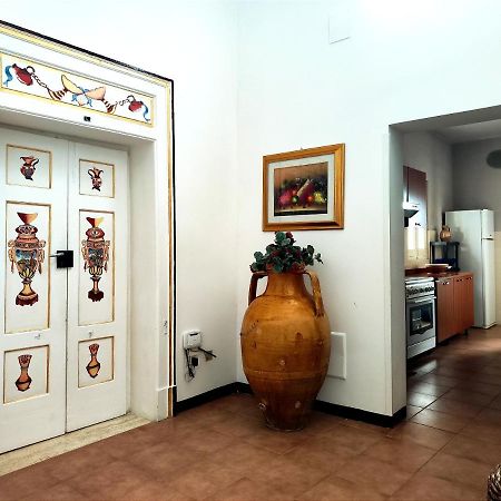 Appartamento Palazzo Antonelli Monopoli Exterior foto