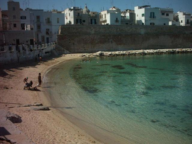 Appartamento Palazzo Antonelli Monopoli Exterior foto